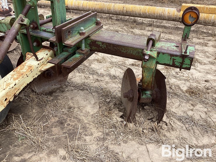 john-deere-28-image-12