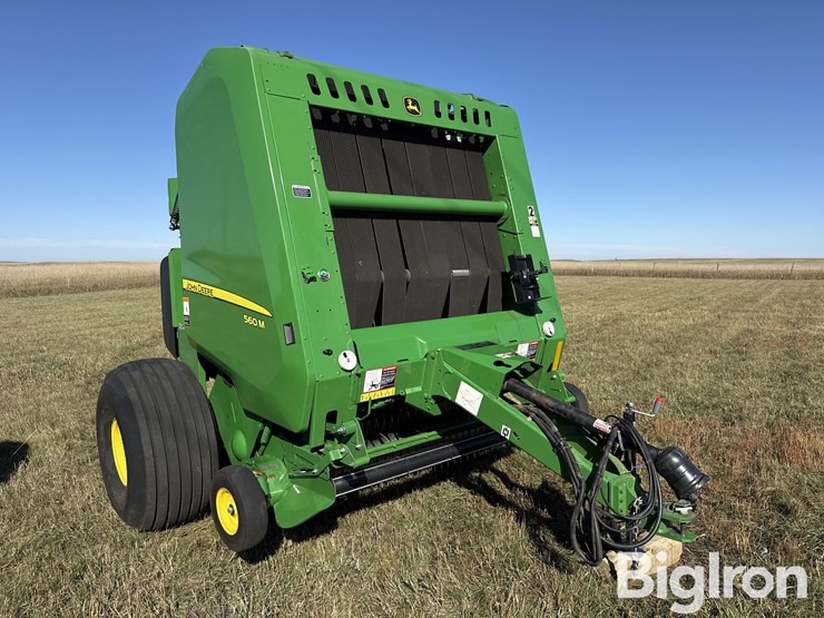 2022-john-deere-560m-image-3