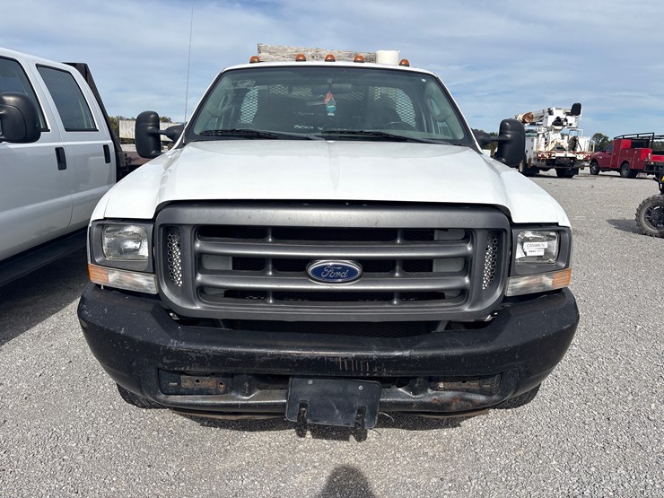 2004-ford-f350-xl-image-2