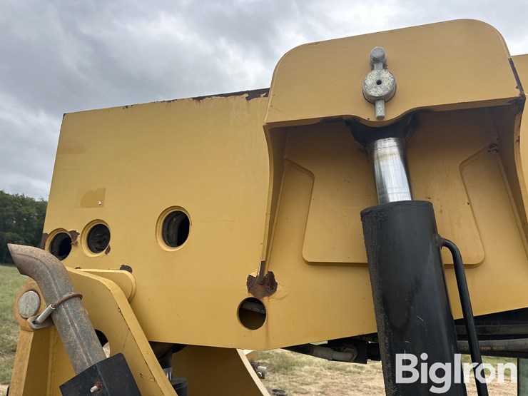 2014-caterpillar-tl1055c-image-18