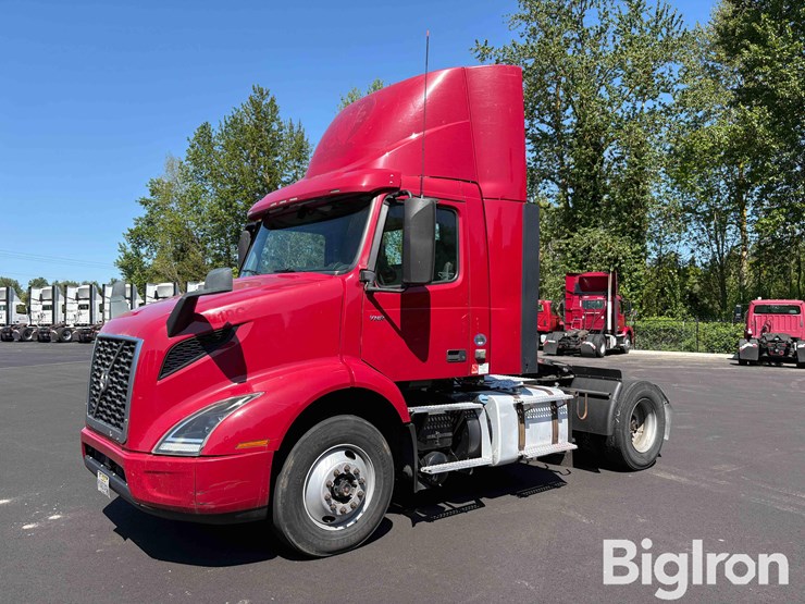 2018-volvo-vnr42t-truck-tractor-image-1