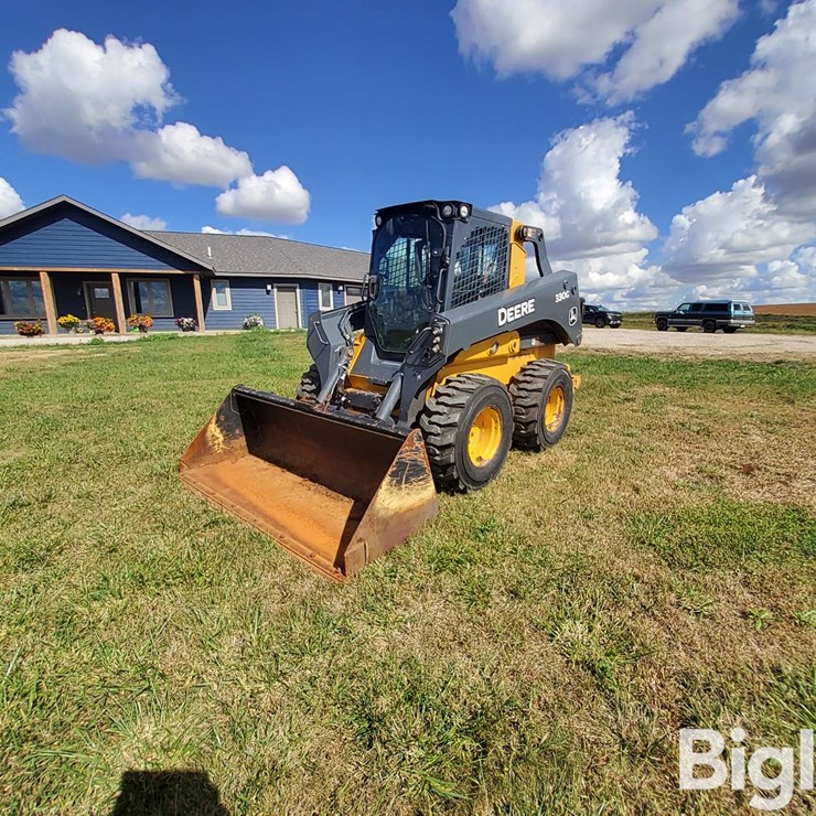2017 DEERE 330G