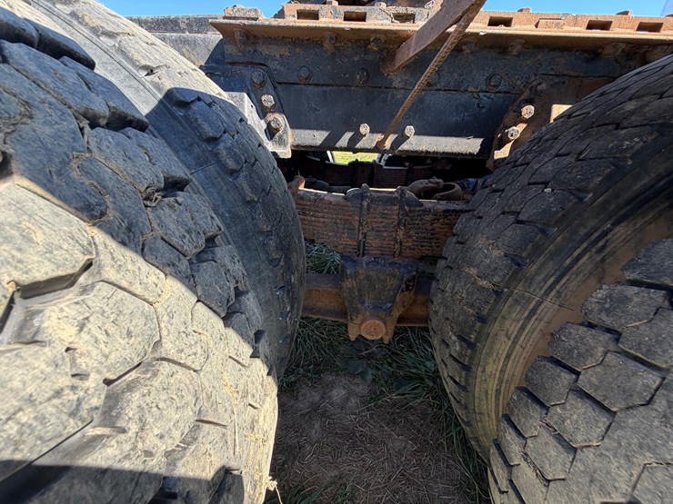 ford-l9000-image-27