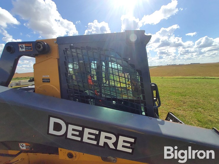 2017-deere-330g-image-10