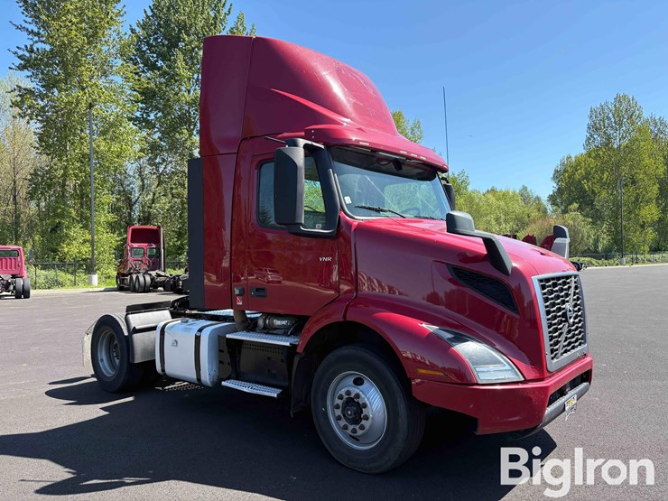2018-volvo-vnr42t-truck-tractor-image-3