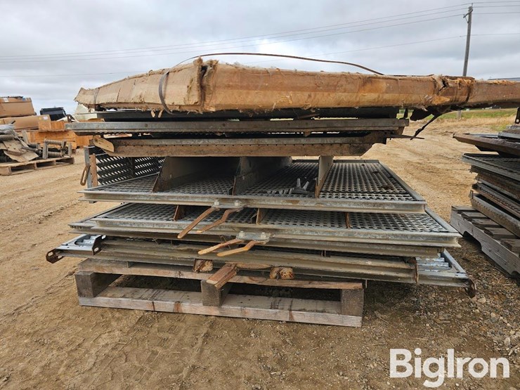 new-holland-25-image-18