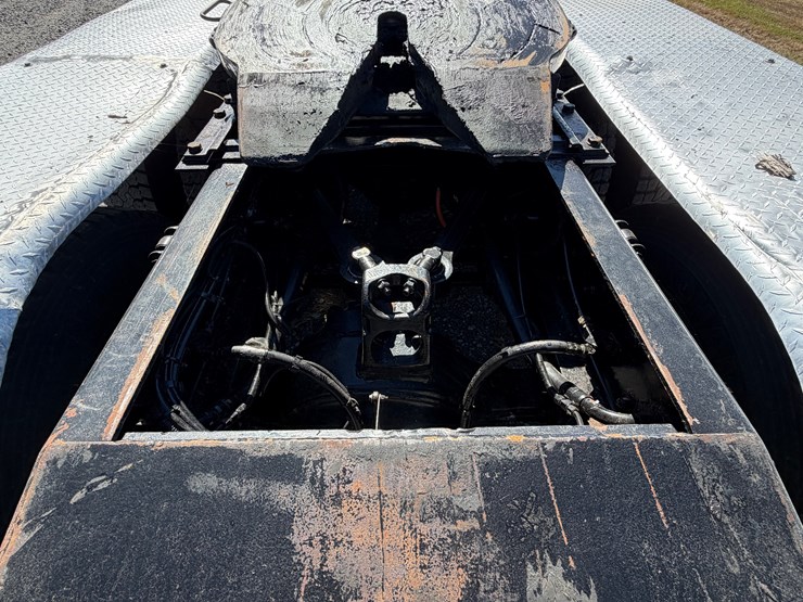 #29385-•-kenworth-tri-axle-truck-tractor-image-19