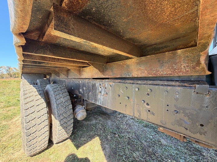 #29388-•-military-tandem-axle-dump-truck-image-24