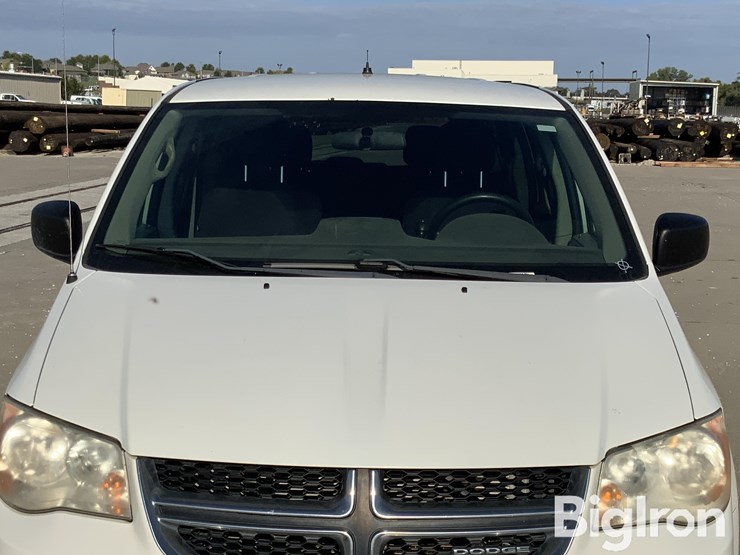 2011-dodge-caravan-image-10