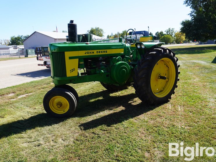 1957-john-deere-720-image-1