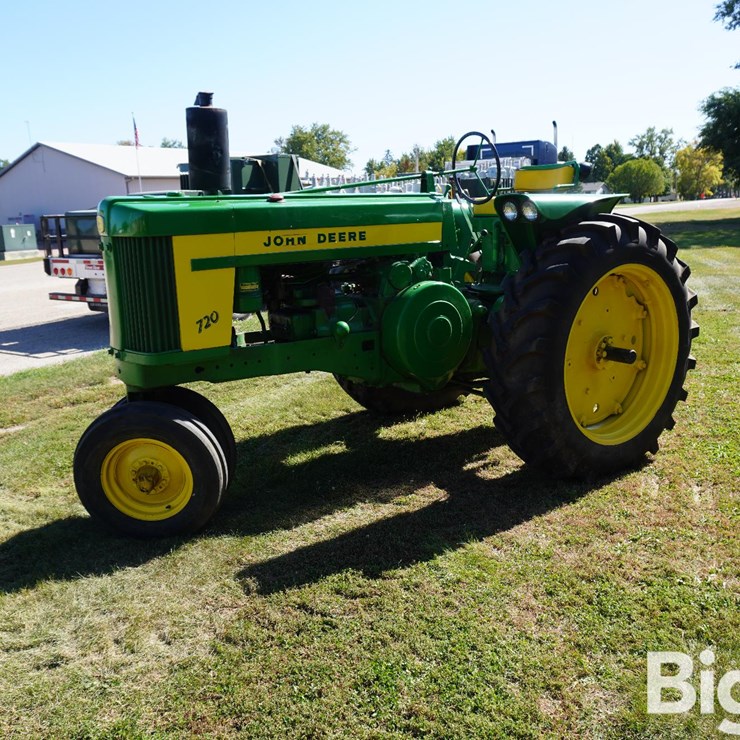 1957 JOHN DEERE 720
