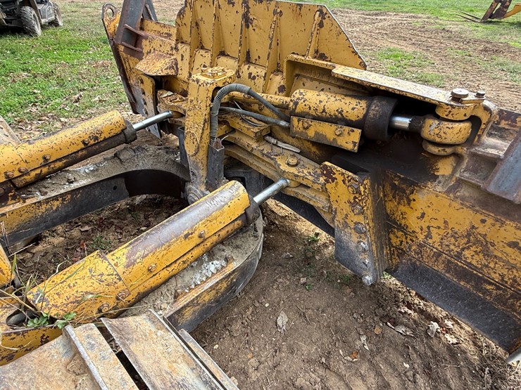 caterpillar-d4h-image-6