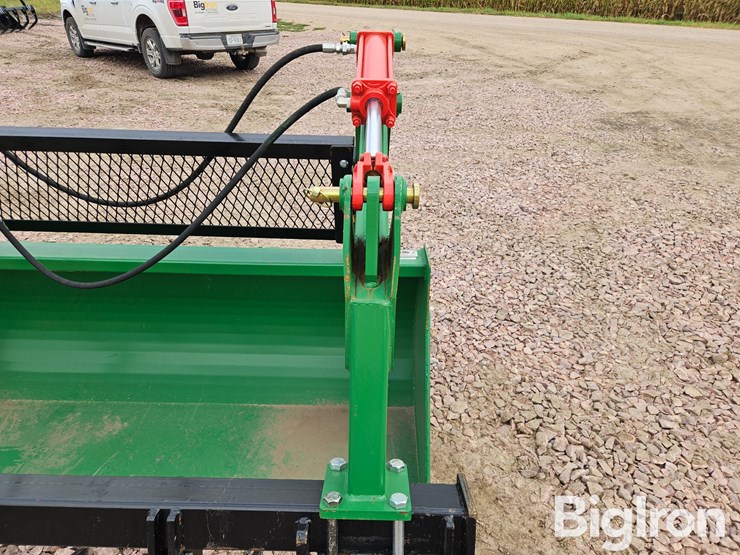 2024-john-deere-158-image-13