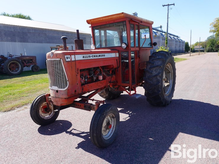 1962-allis-chalmers-d19-image-1