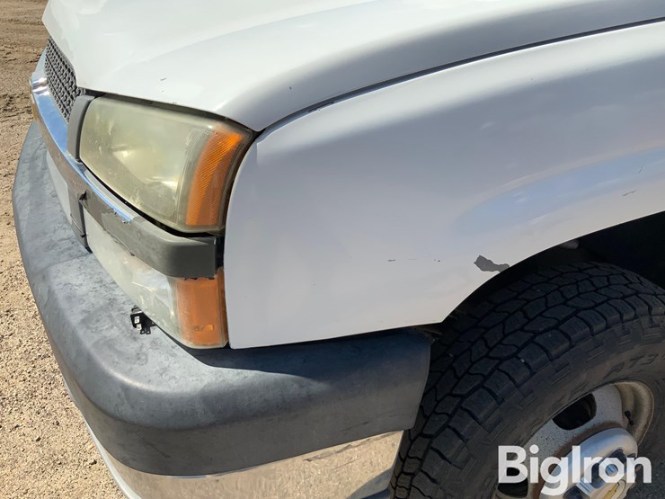 2004-chevrolet-silverado-3500-image-15