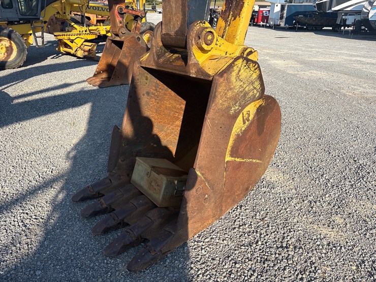 komatsu-pc220-lc-3-image-11
