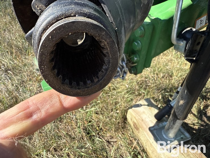 2022-john-deere-560m-image-13
