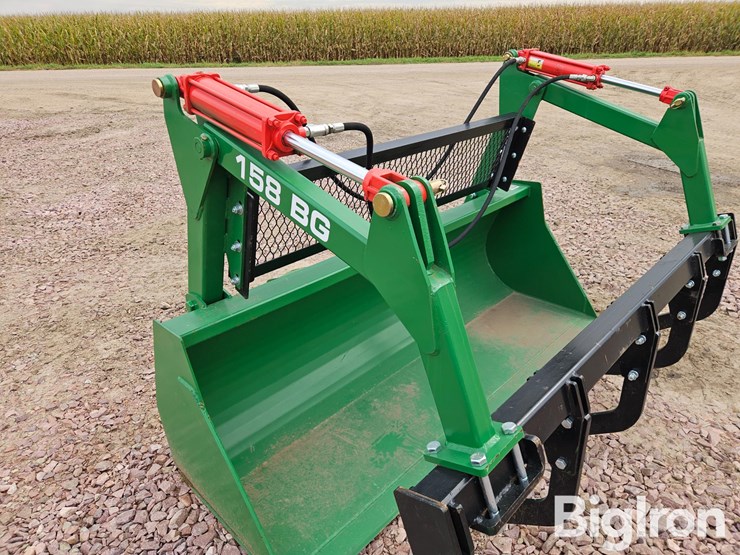 2024-john-deere-158-image-15