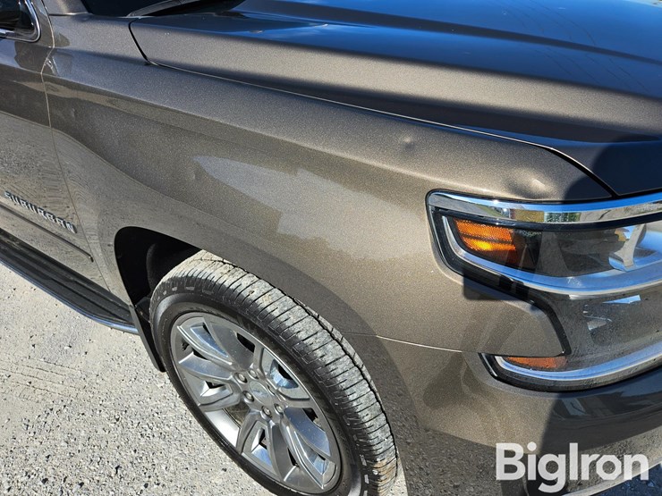 2016-chevrolet-suburban-image-9