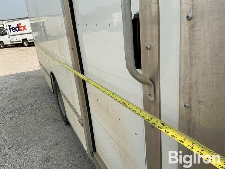 2021-chevrolet-express-3500-image-17