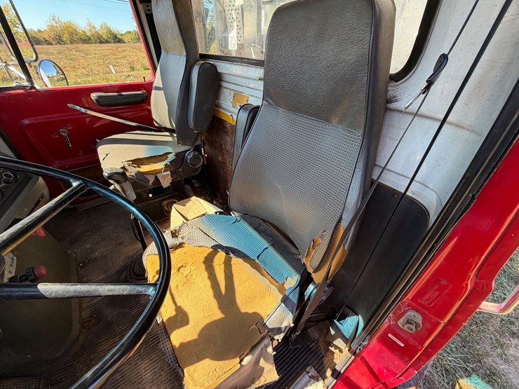 ford-l9000-image-44