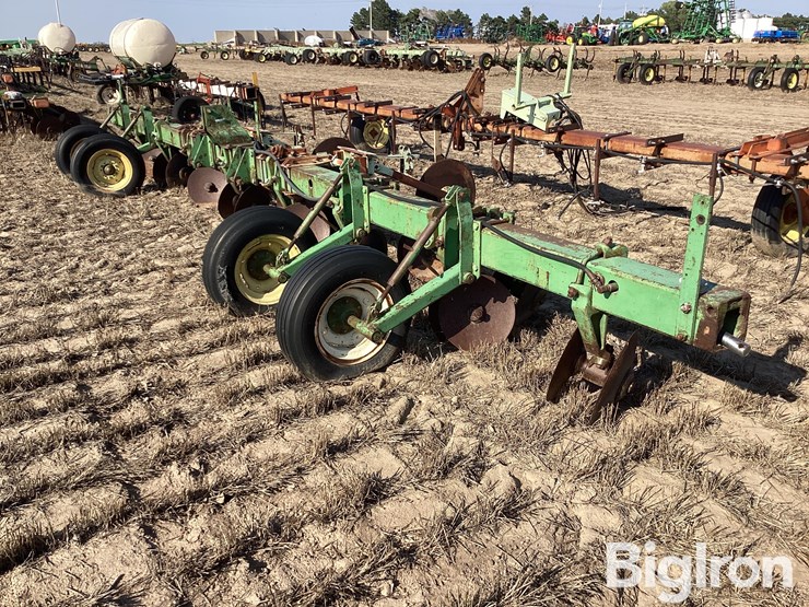 john-deere-30-image-1