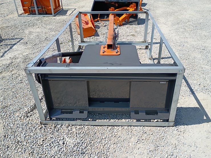 #l39-062-•-wolverine-trencher-skid-steer-attachment-image-7