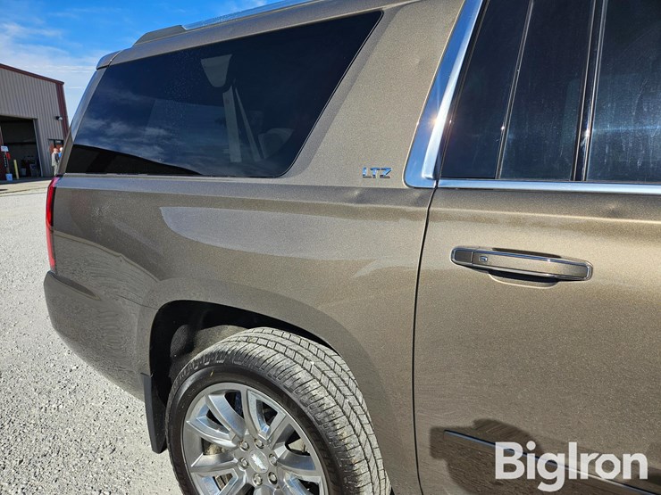 2016-chevrolet-suburban-image-13