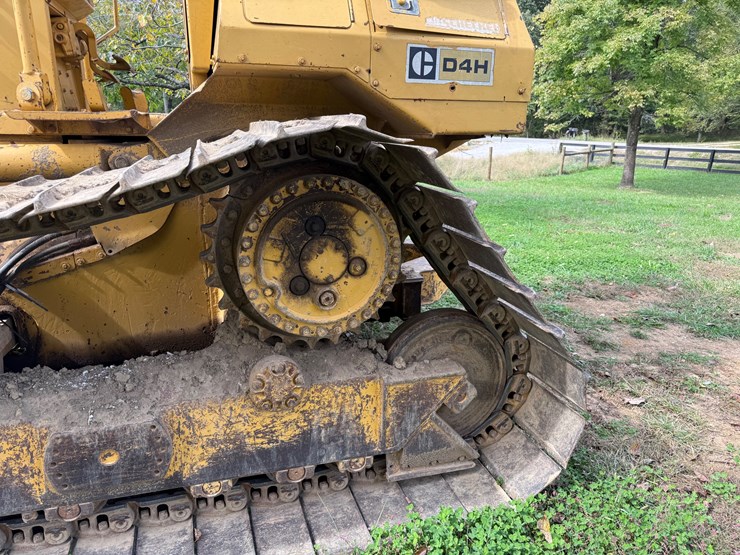 caterpillar-d4h-image-5