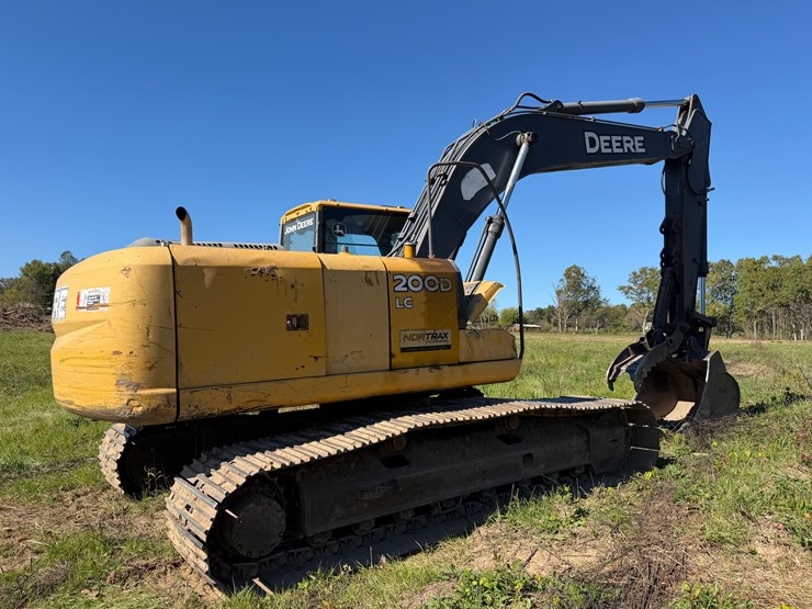 deere-200-lc-image-3