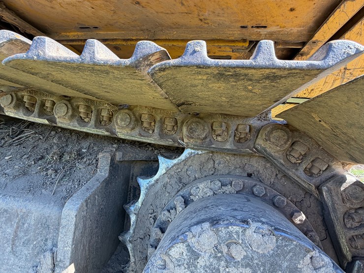 deere-200-lc-image-10