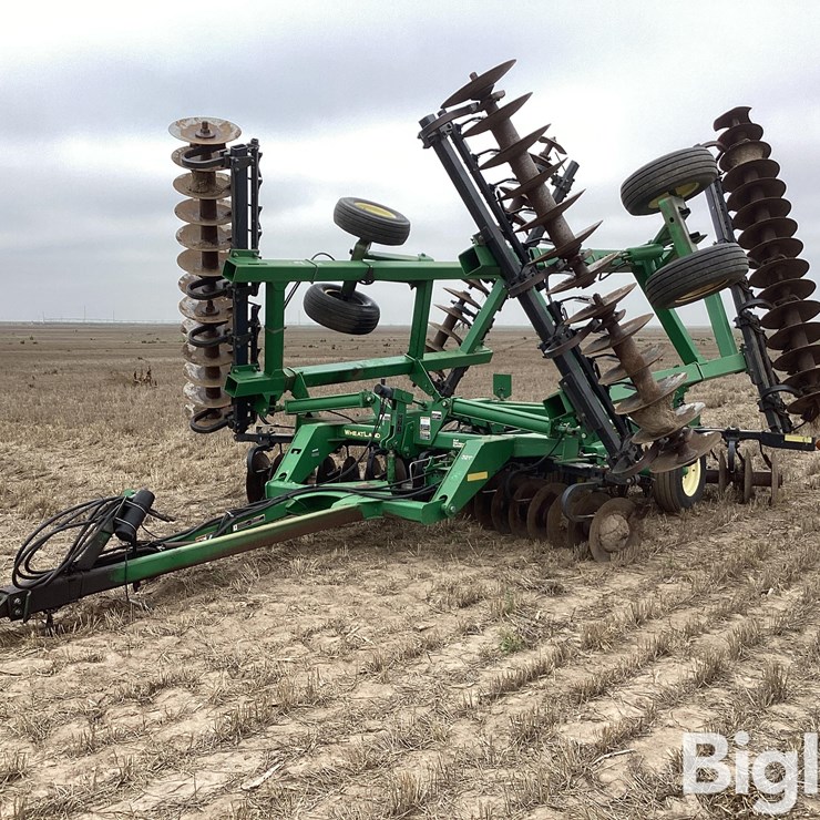 JOHN DEERE 637