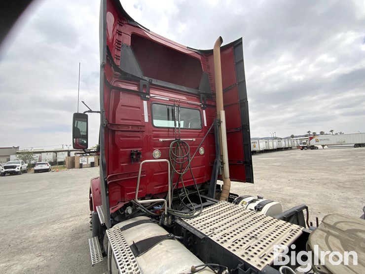 2017-volvo-vnm42t-truck-tractor-image-18