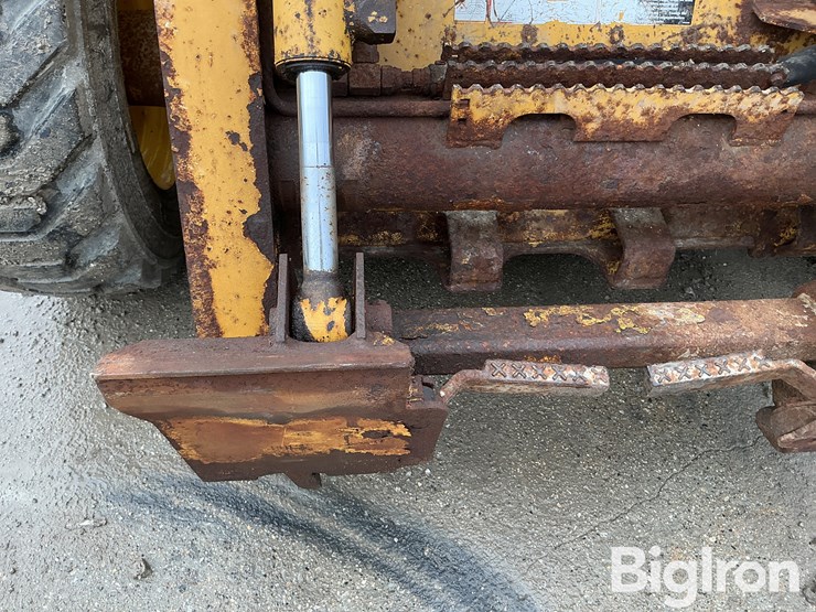 2009-john-deere-325-image-11