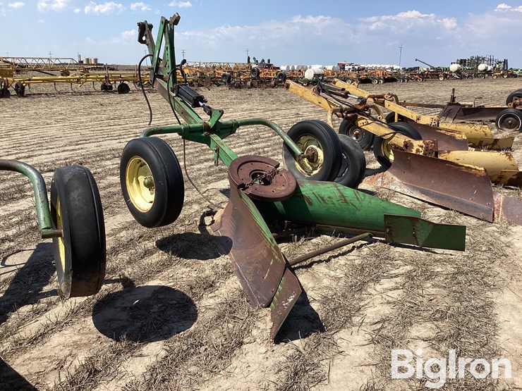 john-deere-12-image-7