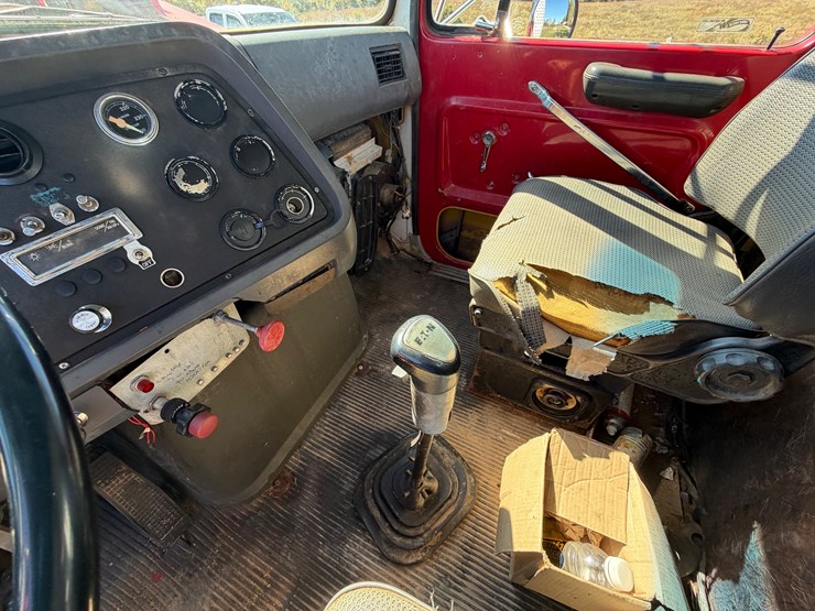 ford-l9000-image-48