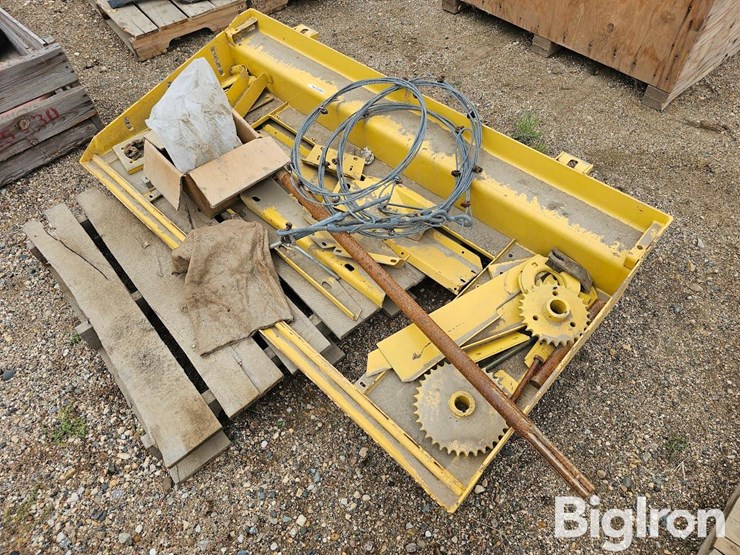 new-holland-tr75-image-5