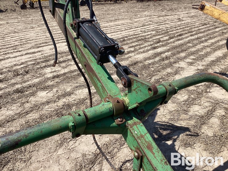 john-deere-12-image-12