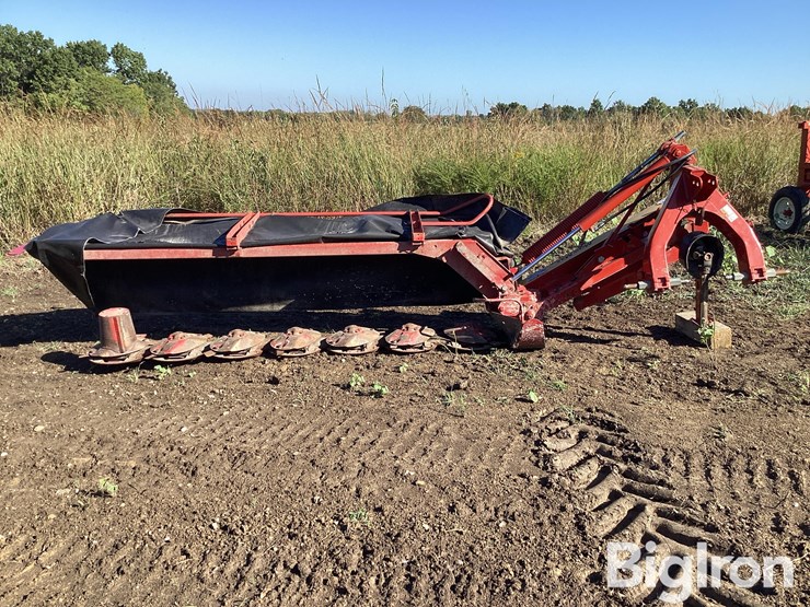 2013-new-holland-h6750-image-2