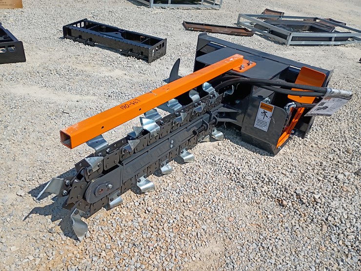 #l39-061-•-wolverine-trencher-skid-steer-attachment-image-4