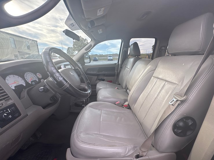 #29415-•-ram-1500-pickup-truck-image-15