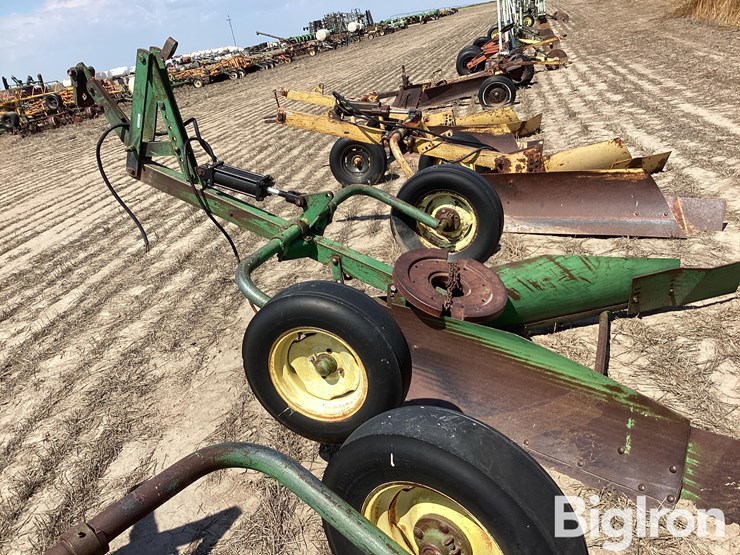 john-deere-12-image-8