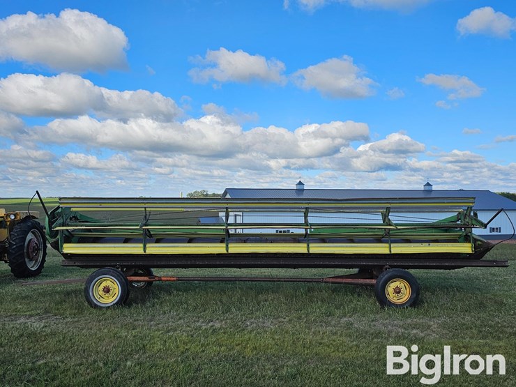 john-deere-224-image-2