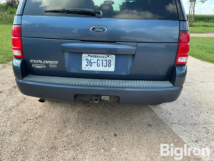 2004-ford-explorer-xlt-image-17