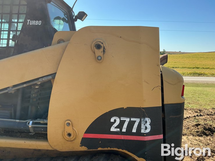2004-caterpillar-277b-image-10
