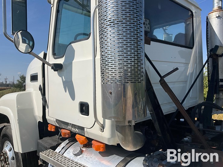 2007-mack-chn613-image-18