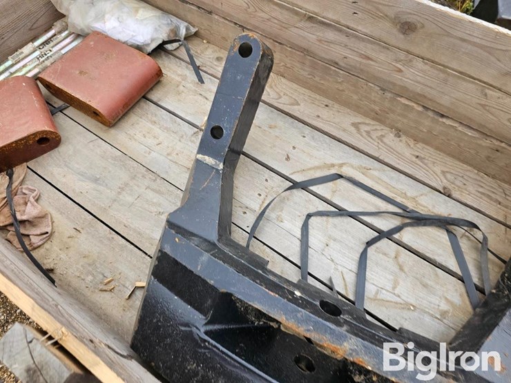 new-holland-125-image-11