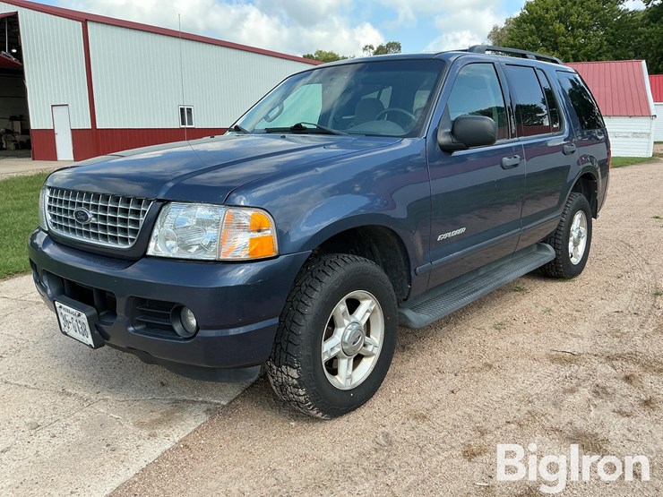 2004-ford-explorer-xlt-image-1
