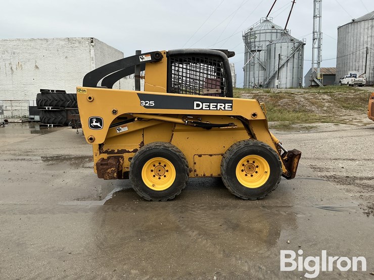 2009-john-deere-325-image-4