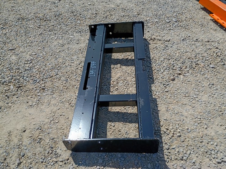 #l39-033-•-wolverine-pallet-fork-frame-skid-steer-attachment-image-4